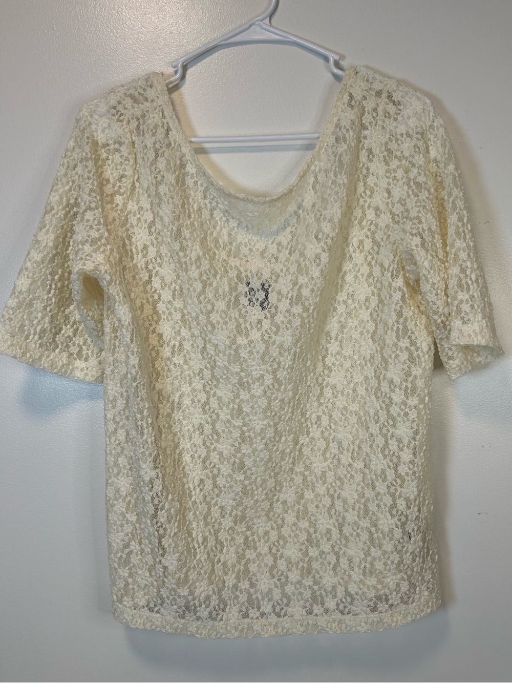 GAP Cream Floral Lace Scoop Neck Short Sleeve Top Low cut‎ Back Women’s Large